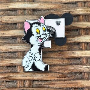 DISNEY 2011 Pinocchio's Figaro Letter "F" Alphabet Series Pin